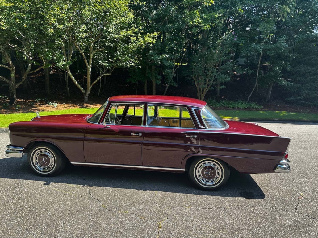 1964 Mercedes Benz 220 SE – Classic Vintage Luxury Car – MotorAntiques