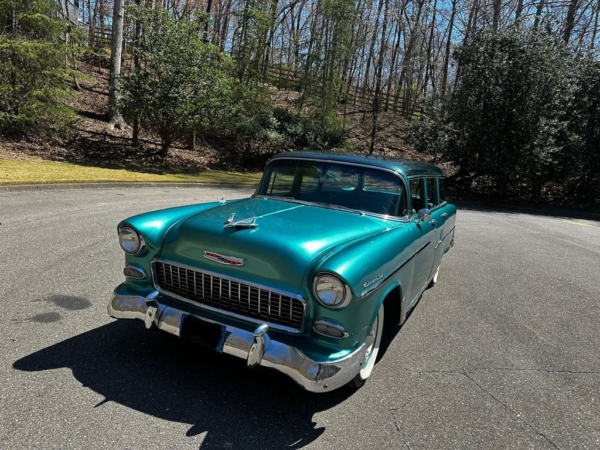 1955 Chevrolet Townsman - Iconic Classic Wagon with Stunning Two-Tone Green Finish - Image 12