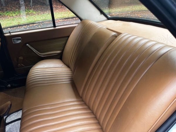 1979 Peugeot 504 TI Automatic – Classic French Sedan in Blue with Sunroof - Image 21